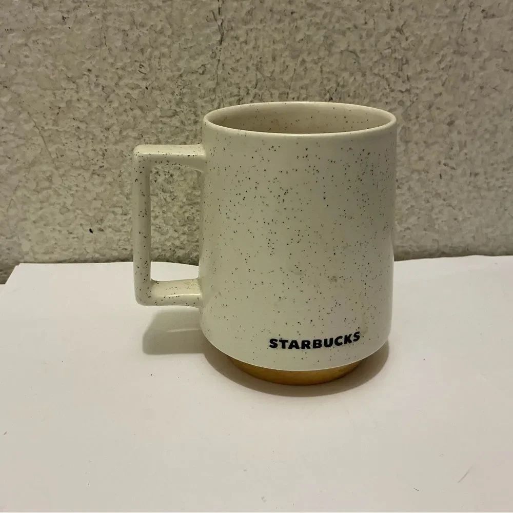 STARBUCKS 2017 Abbey Speckled White Stone Mug with Wooden Base 16 oz